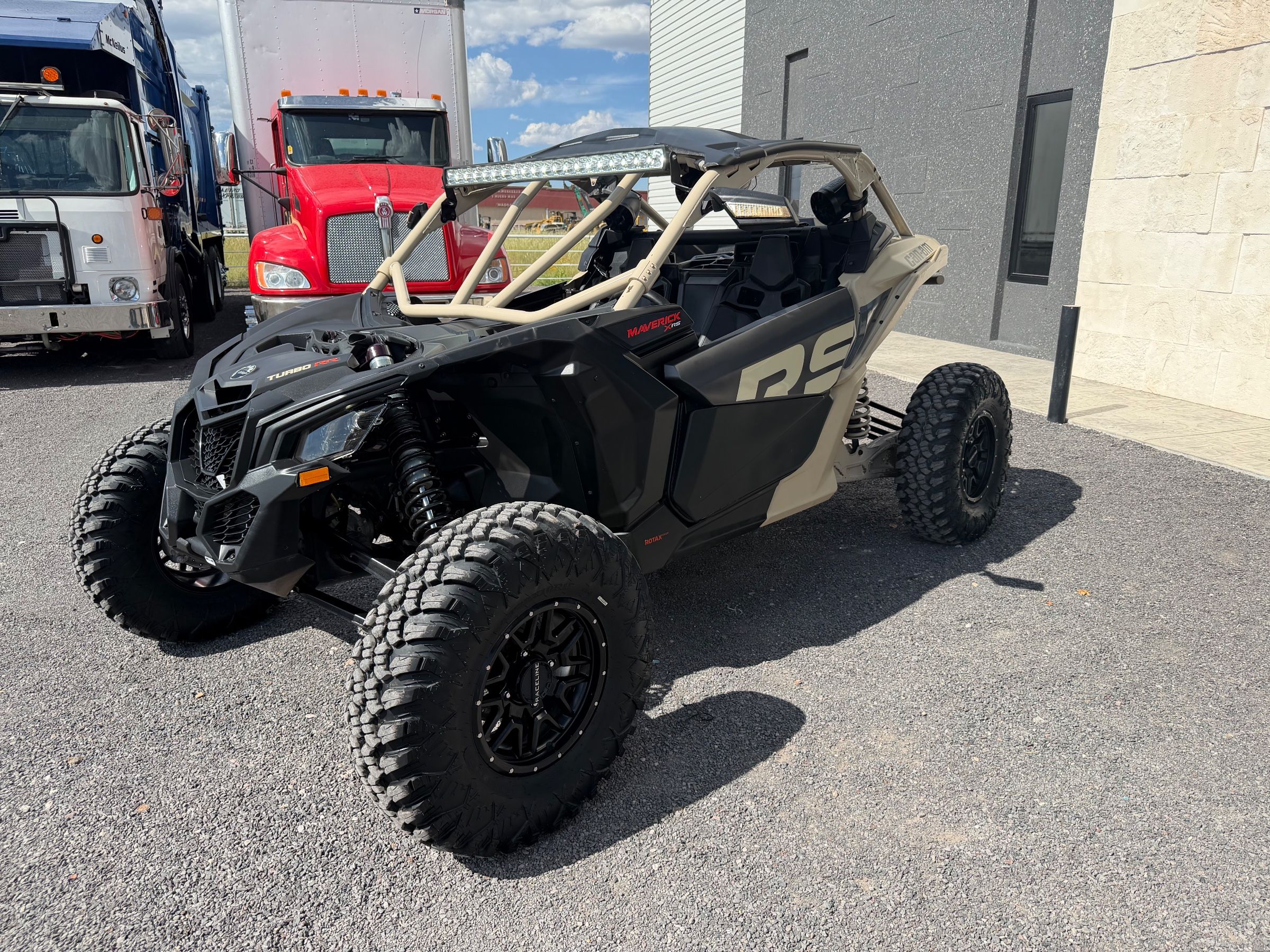 Maverick x3  Can am 