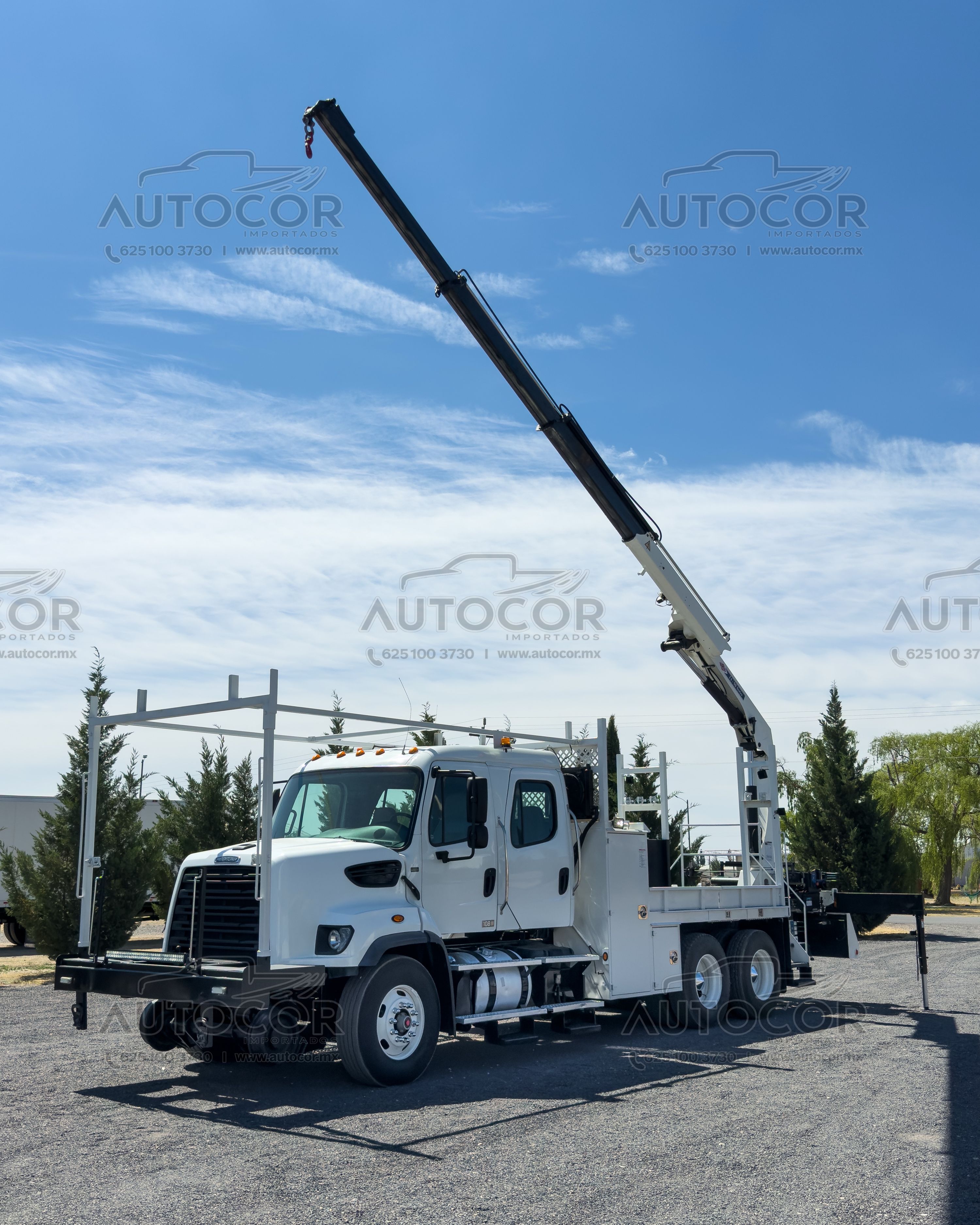 Freightliner 108SD