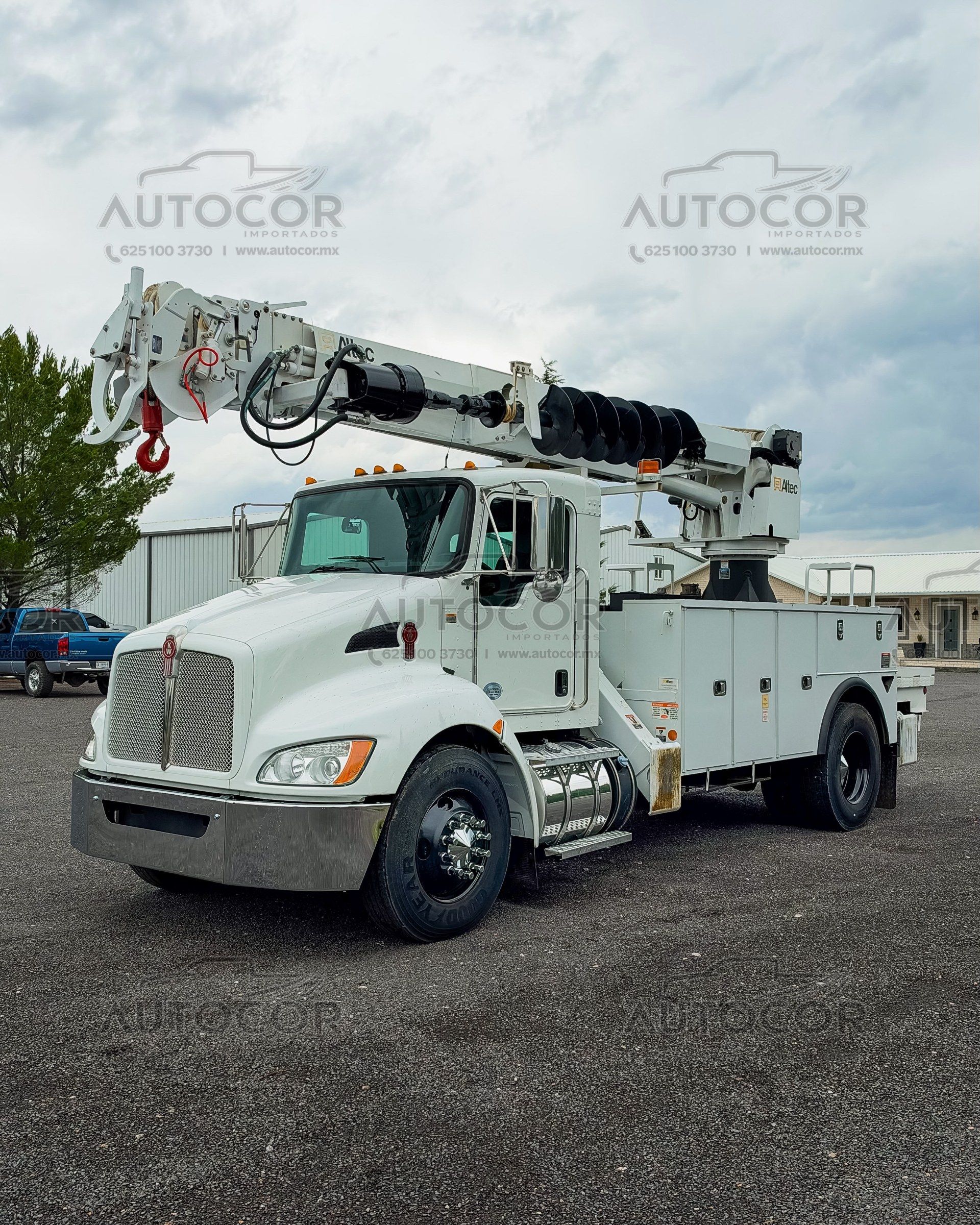 Kenworth T300