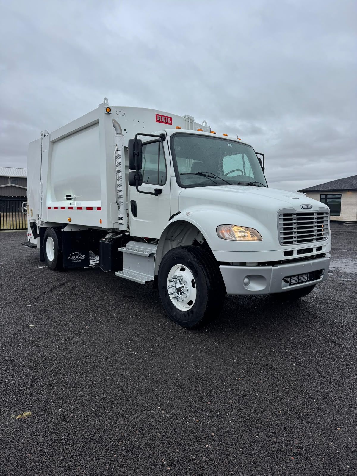 Freightliner M2 106
